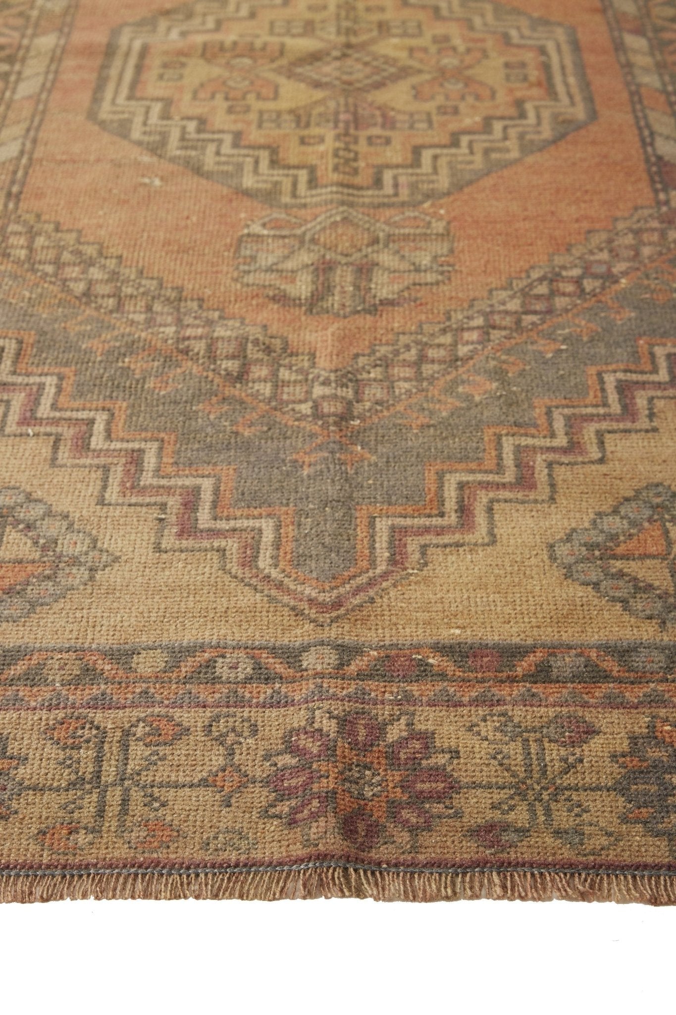 'Breezy' Distressed Vintage Oushak Area Rug - 3'6'' x 6'6'' - Canary Lane