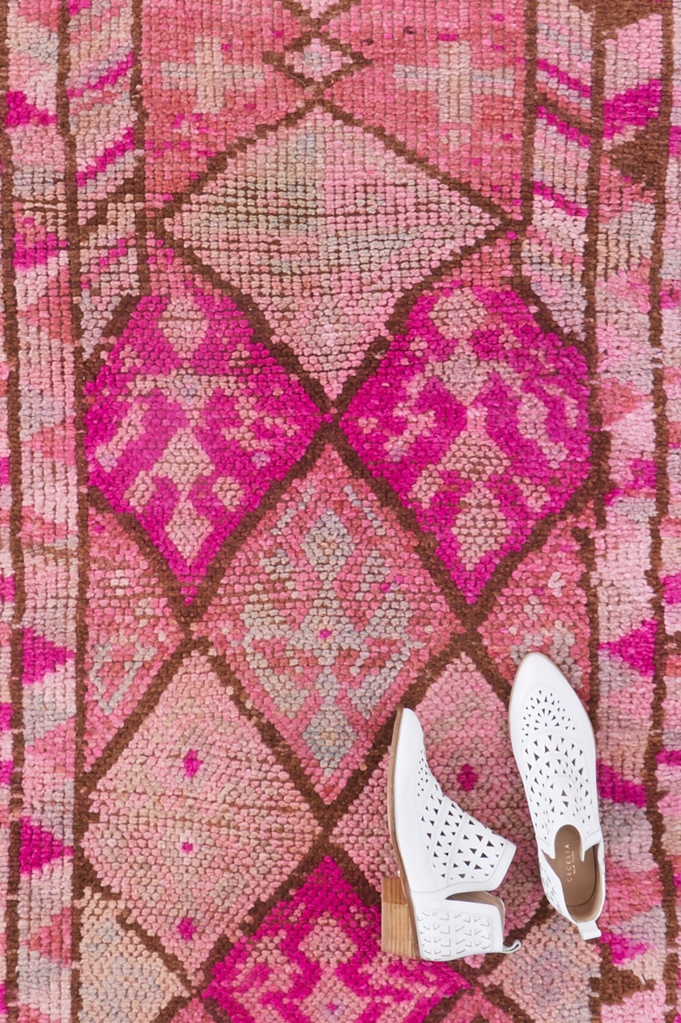 'Bubble Gum' Turkish Vintage Rug - 2'7'' x 11'8