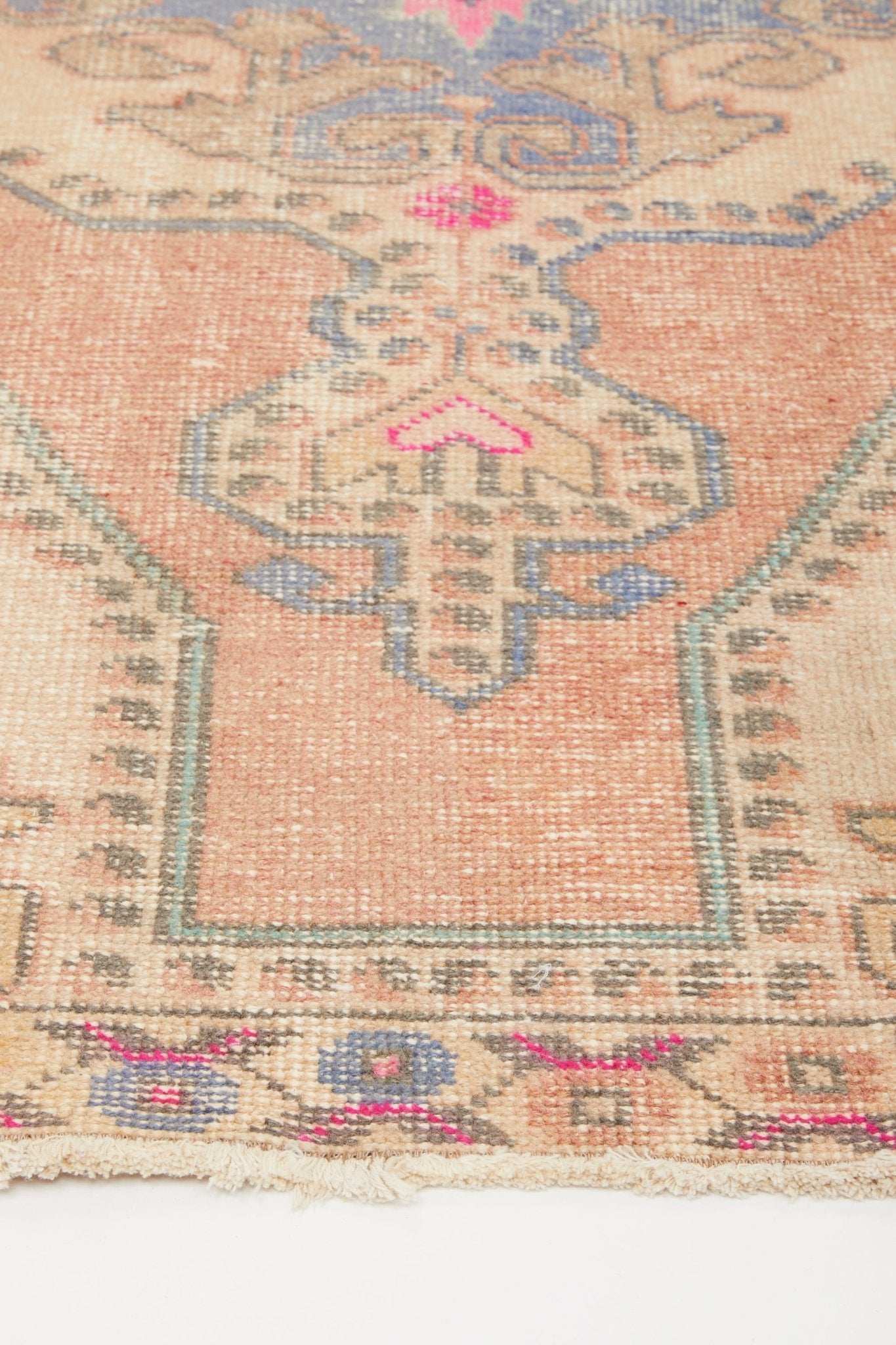 'Creed' Vintage Turkish Area Rug - 4'4'' x 7'6'' - Canary Lane