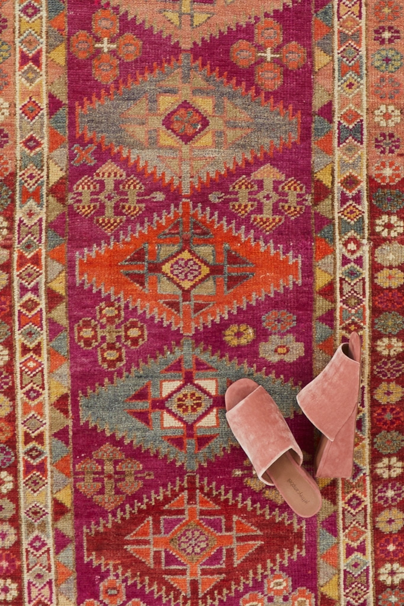 'Crocus' Vintage Turkish Long Runner - 2'8'' x 15'3'' - Canary Lane