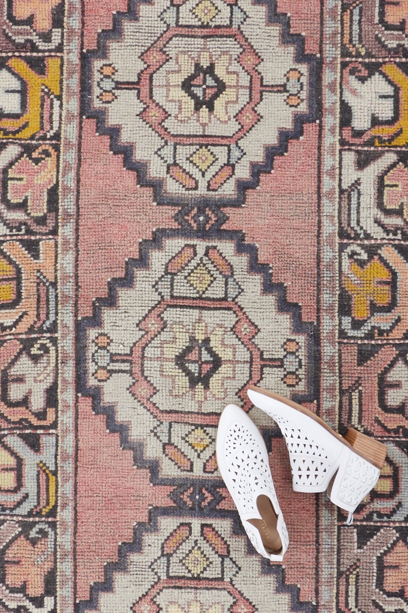 'Dragonfly' Vintage Turkish Runner - 2'8.5'' x 9'7