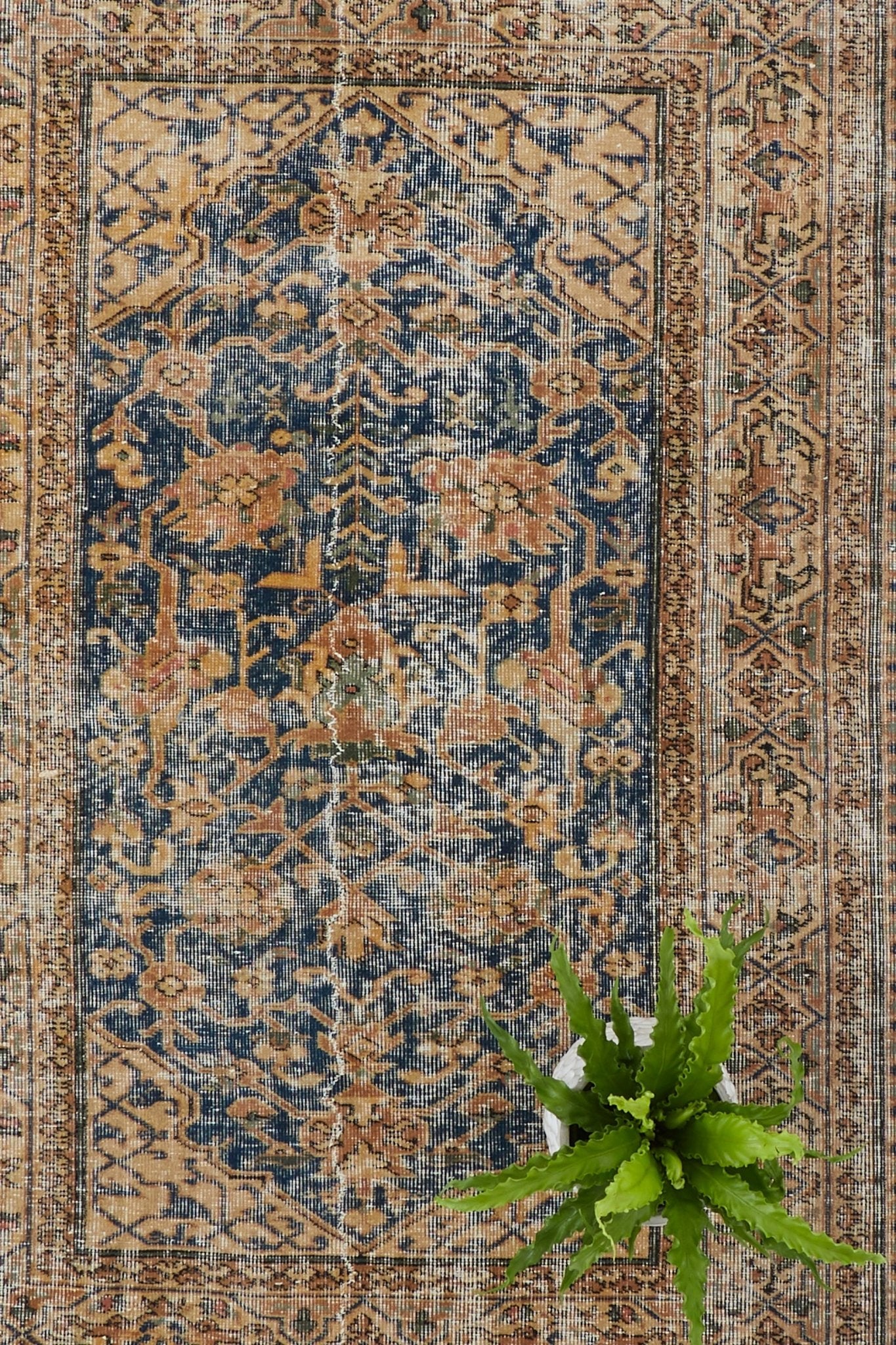 'Dusk' Turkish Vintage Distressed Area Rug - 4' x 5'5