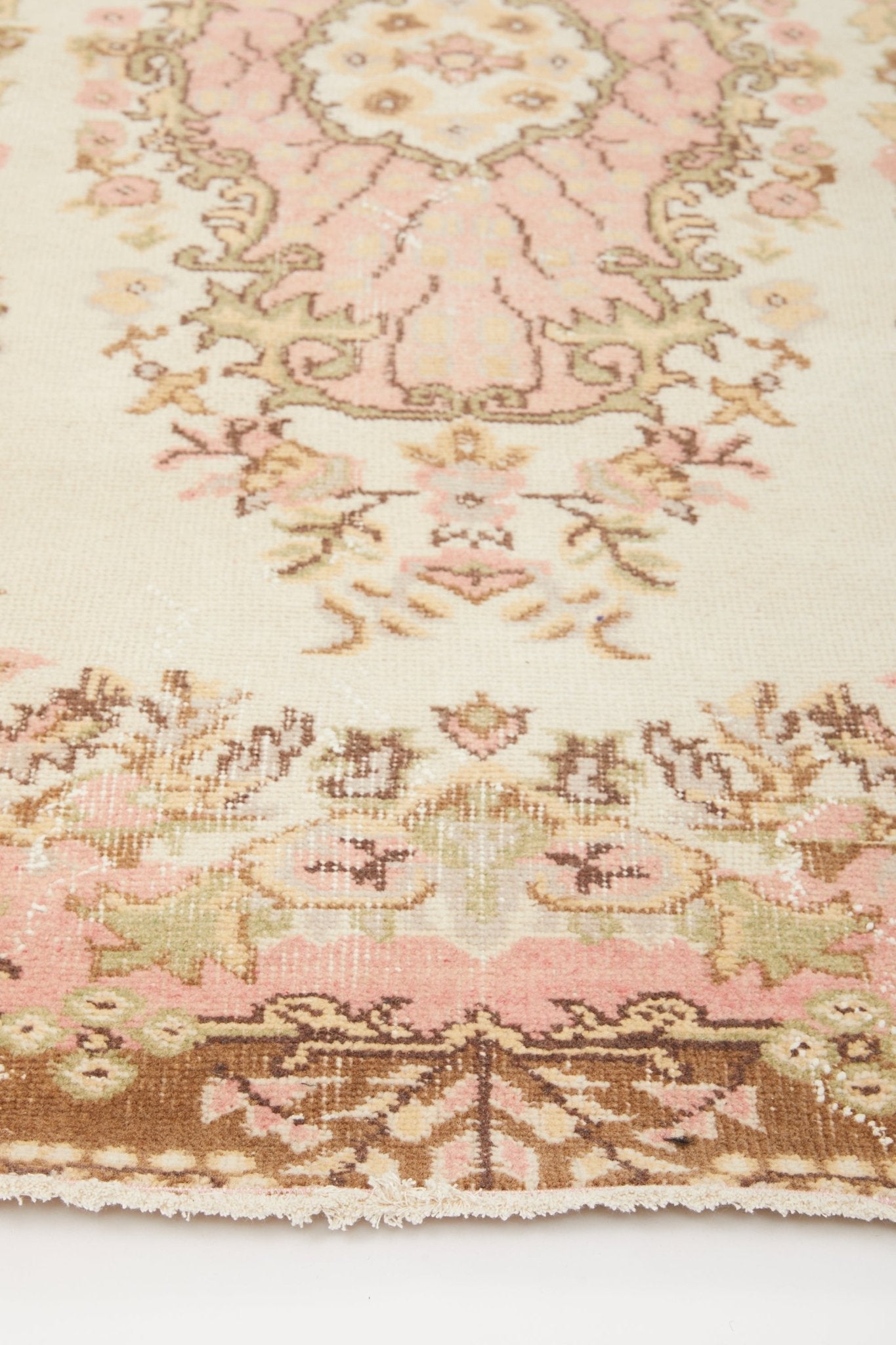 'Elizabeth' Turkish Vintage Area Rug - 3'8'' x 6'8'' - Canary Lane