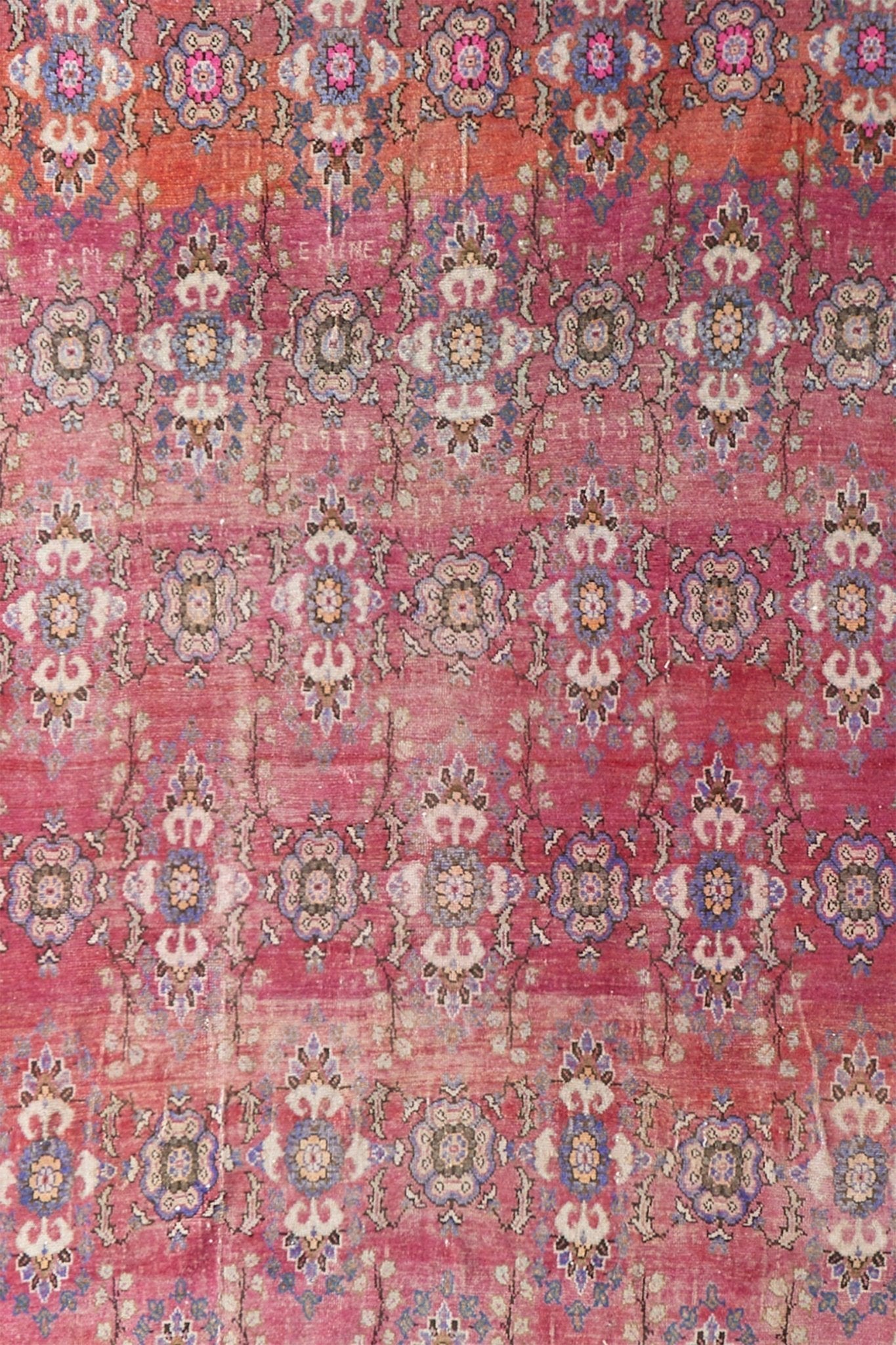 'Emine' Palace Sized Vintage Area Rug - 9' x 15'3
