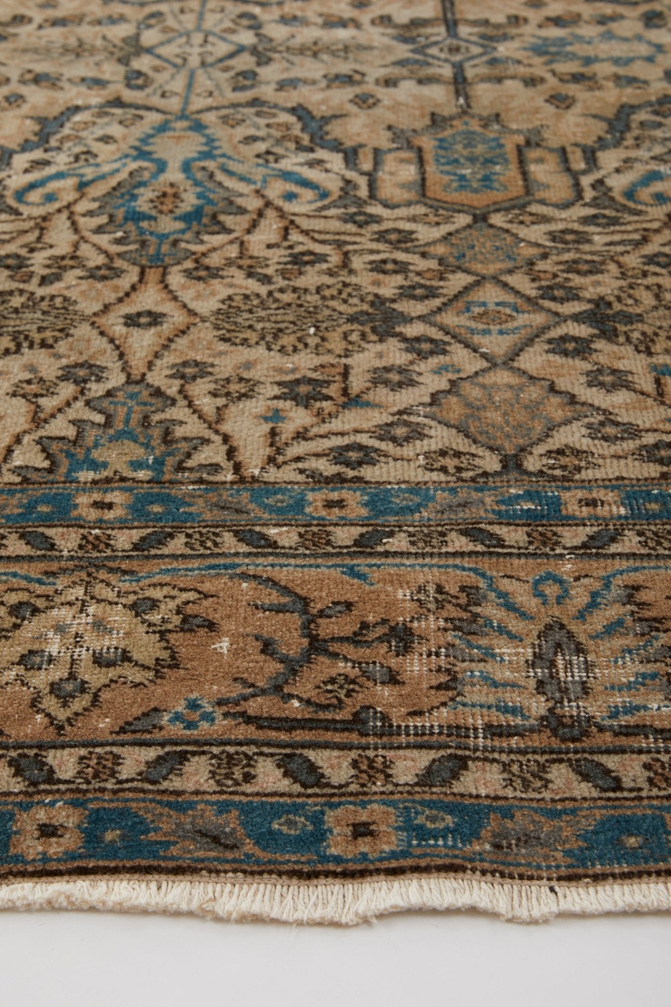 'Finnigan' Turkish Vintage Area Rug - 9'3'' x 12'11'' - Canary Lane
