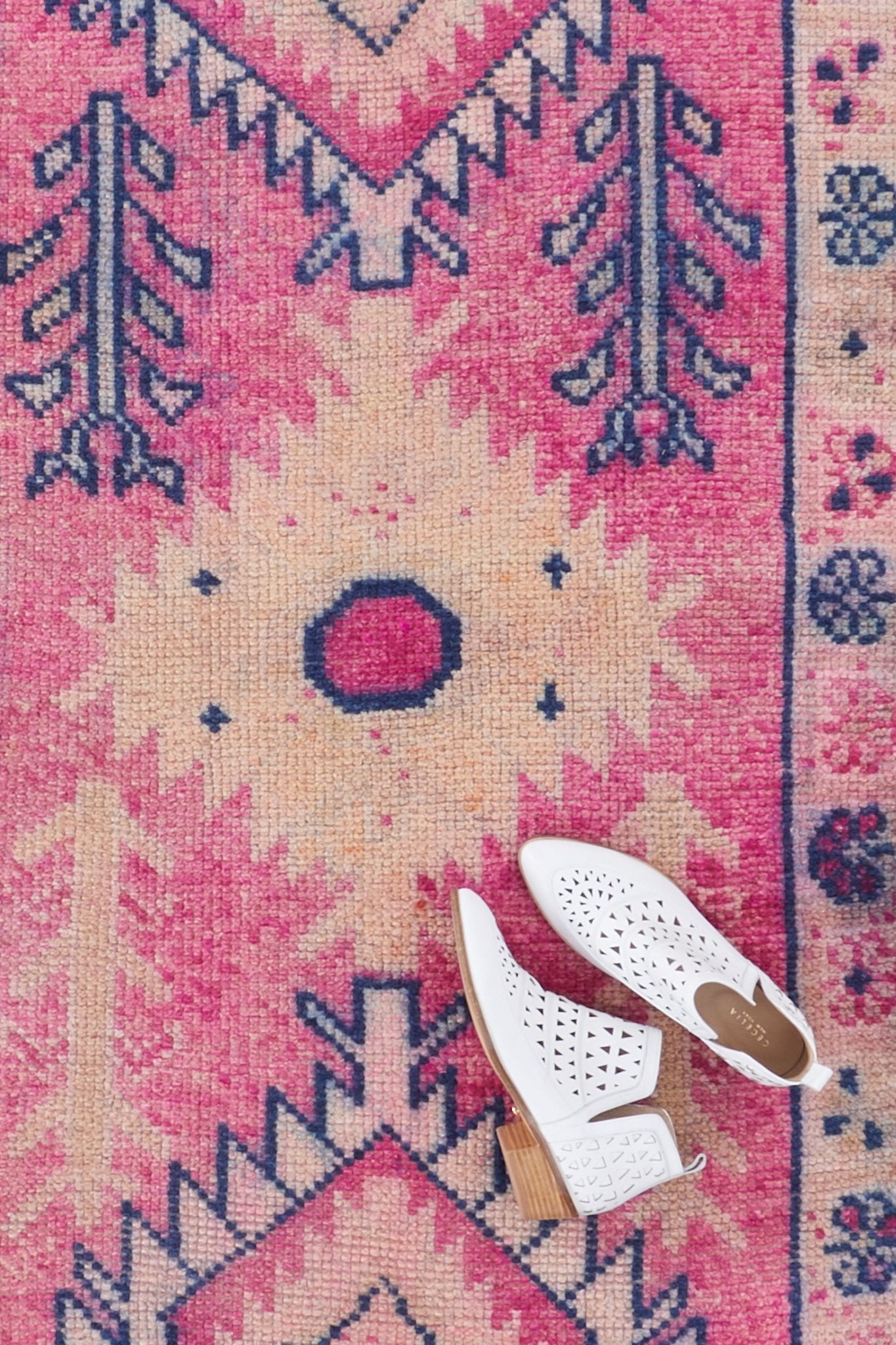 'Flamingo' Vintage Turkish Runner - 2'9'' x 10'8'' - Canary Lane