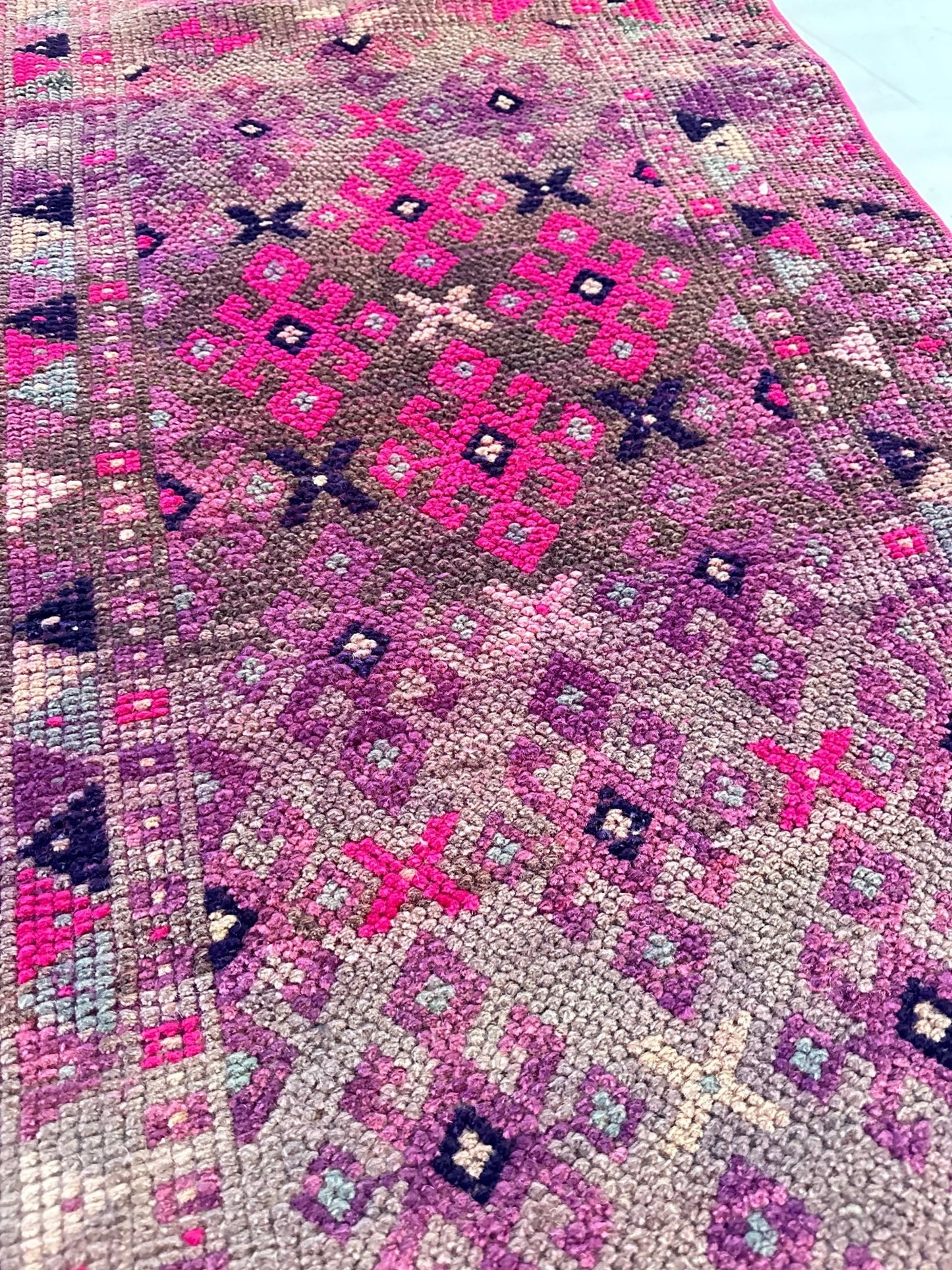 'Florence' Vintage Runner - 2'5