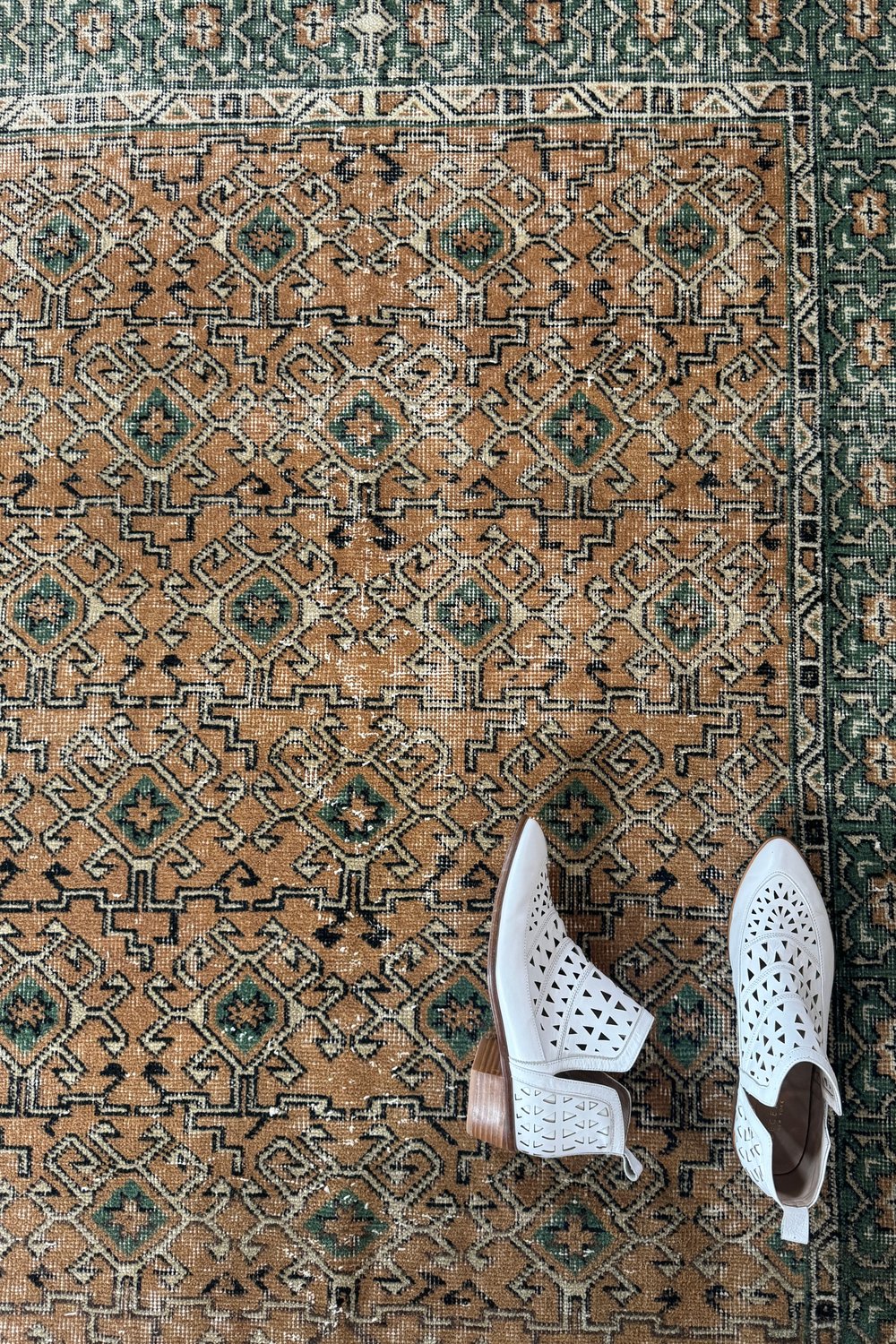 'Gwynn' Vintage Turkish Rug - 3'8.5