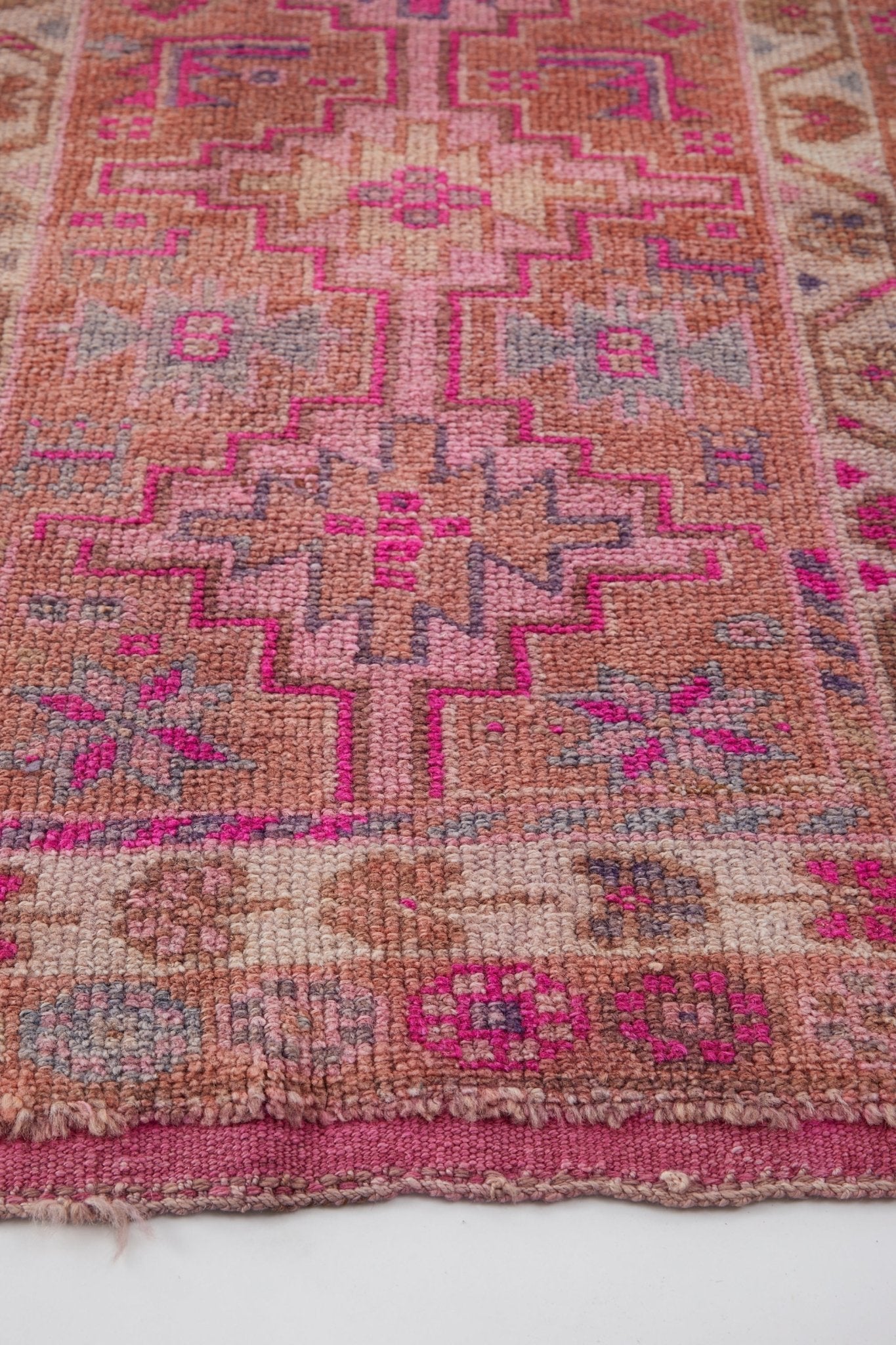 'Hibiscus' Vintage Turkish Ombre Runner - 2'9