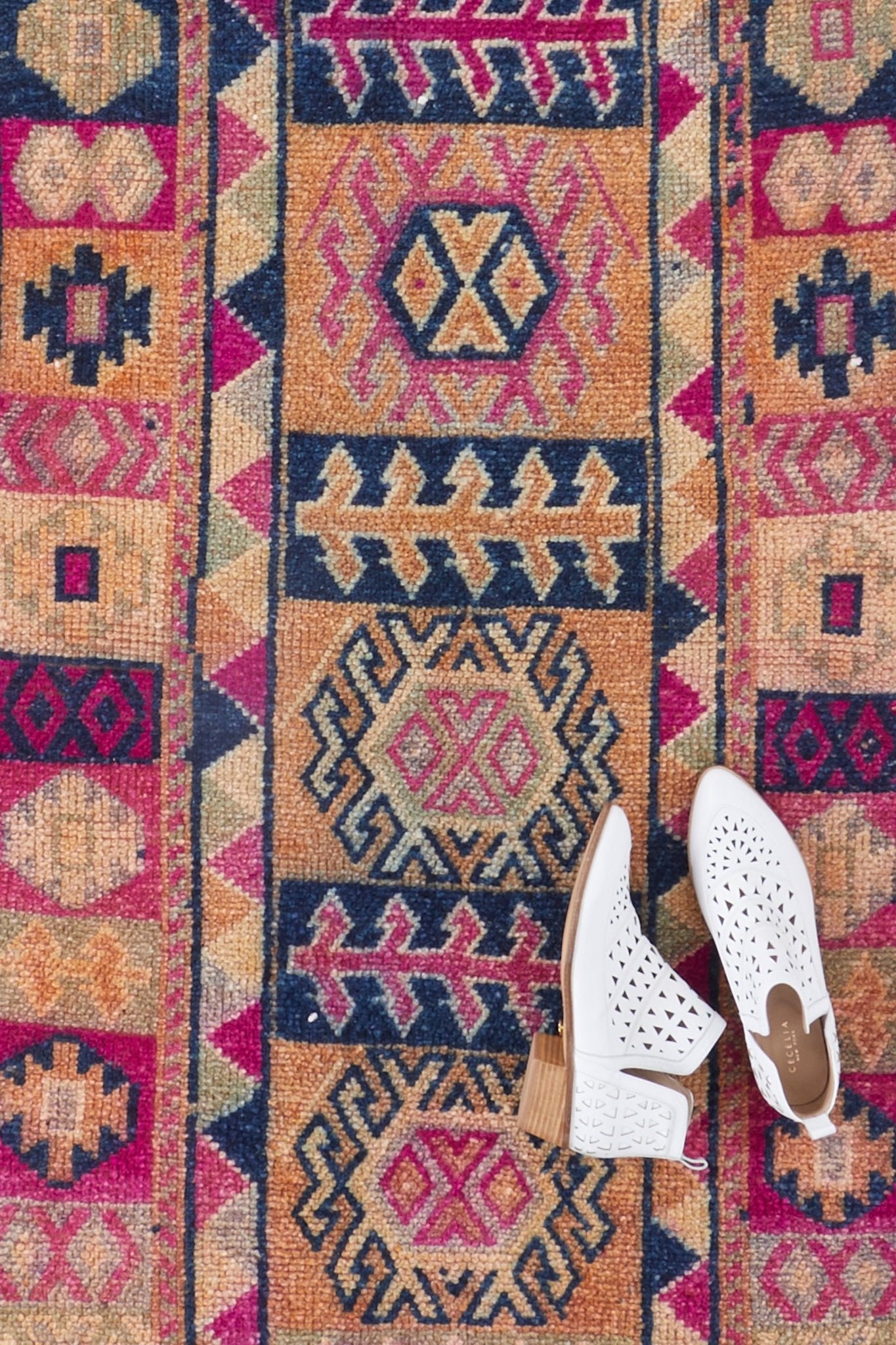 'Jubilee' Turkish Vintage Rug - 2'8'' x 11'7'' - Canary Lane
