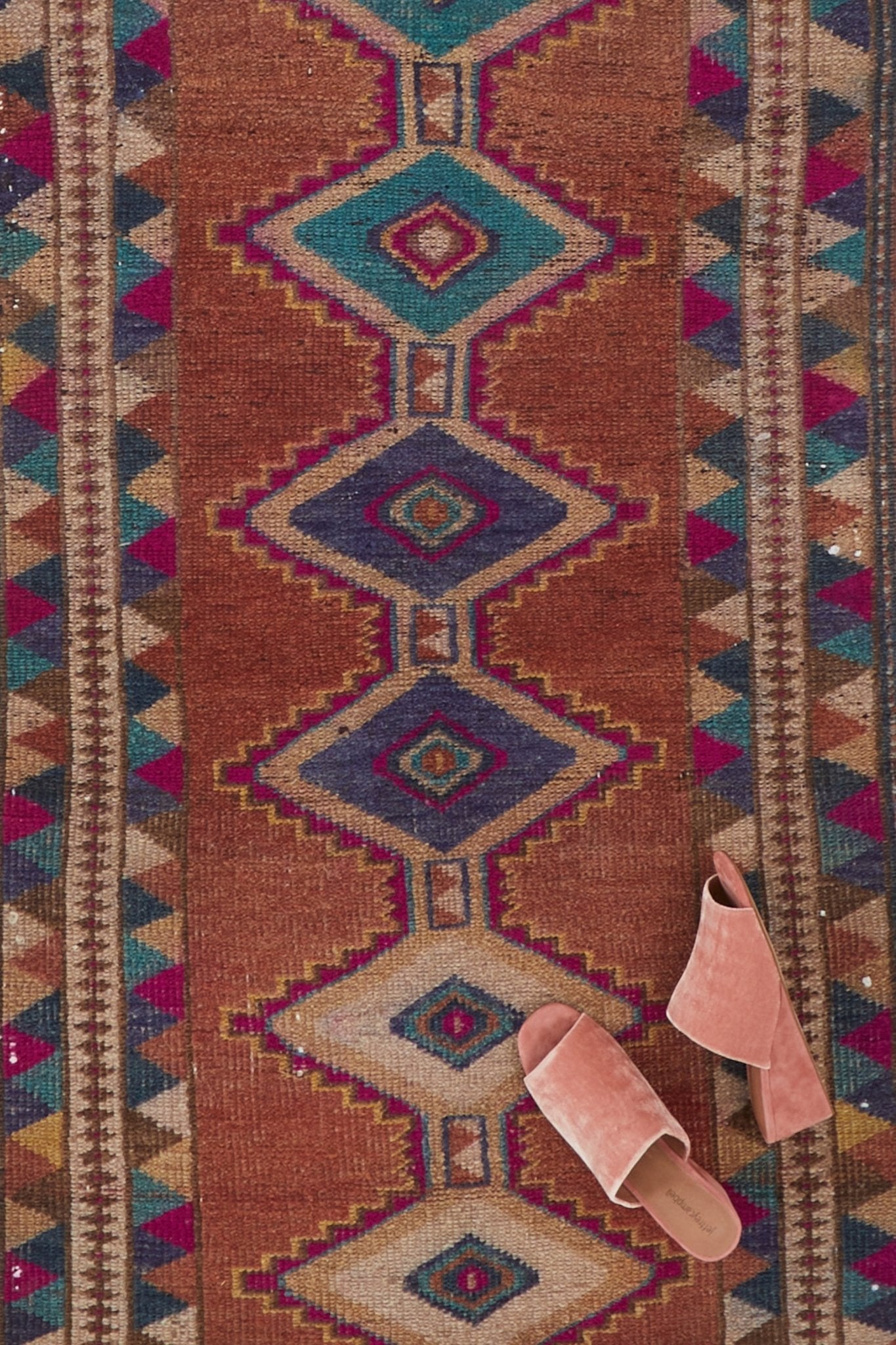 'Junie' Vintage Turkish Runner - 2'10'' x 13'11'' - Canary Lane