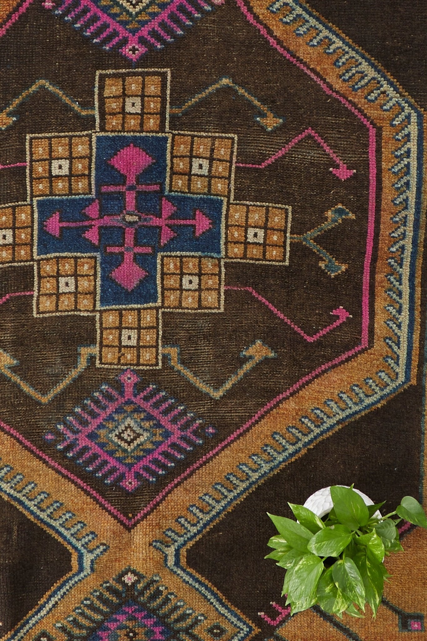 'Leo' Turkish Vintage Area Rug - 5'9
