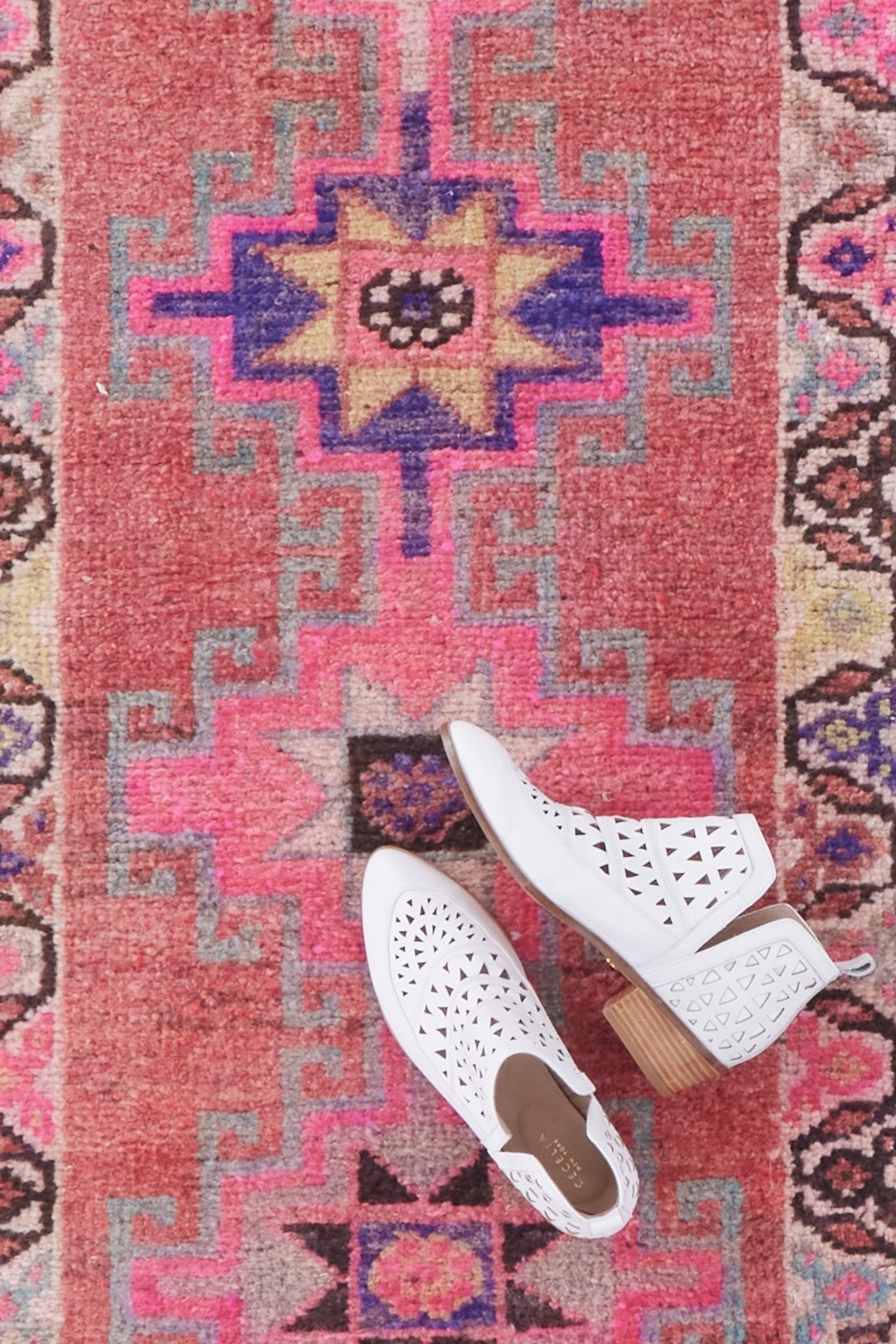 'Lola' Vintage Turkish Runner - 2'1'' x 9'7'' - Canary Lane
