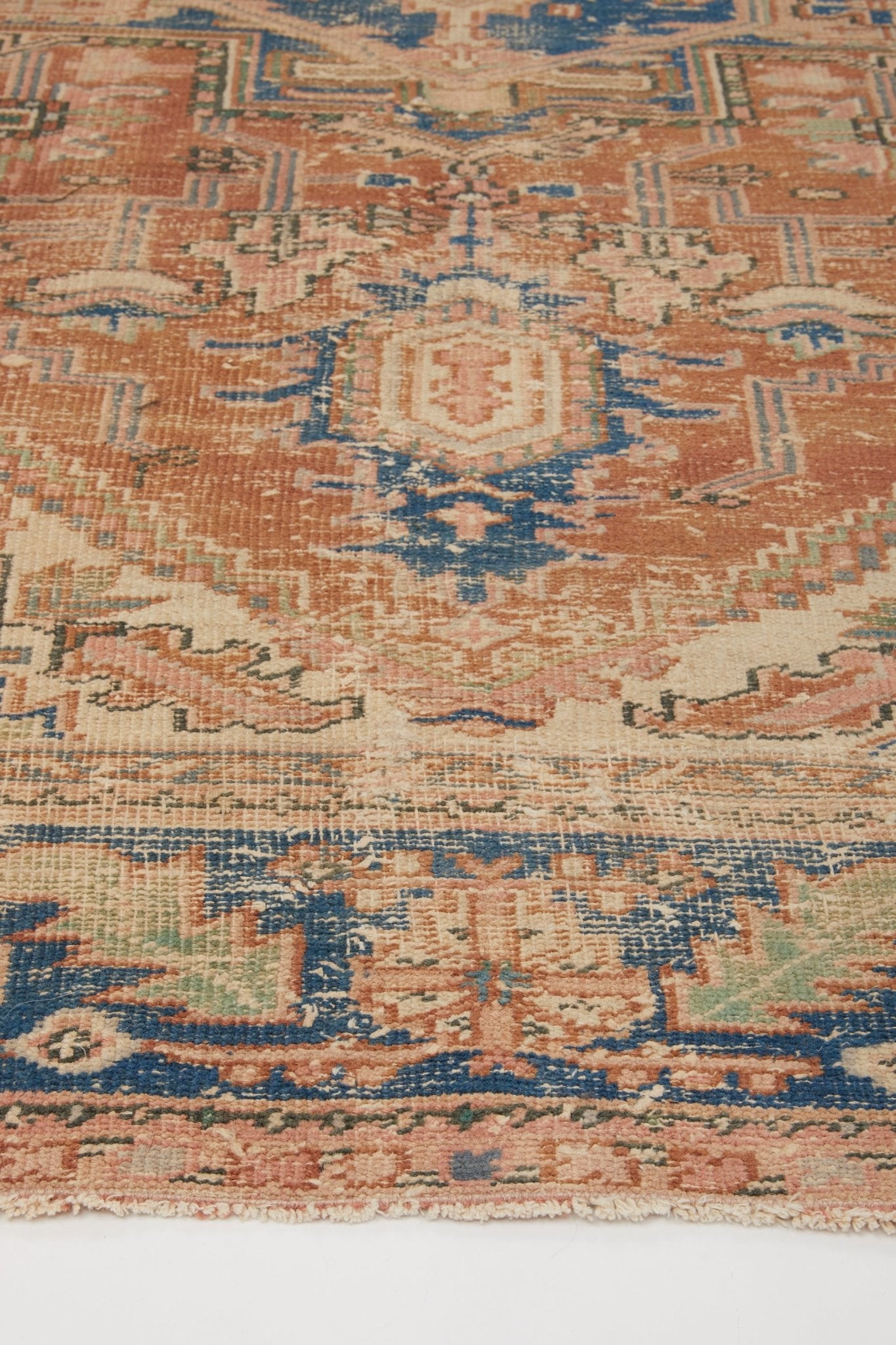 'Millaray' Vintage Persian Area Rug - 6'0'' x 9'4'' - Canary Lane