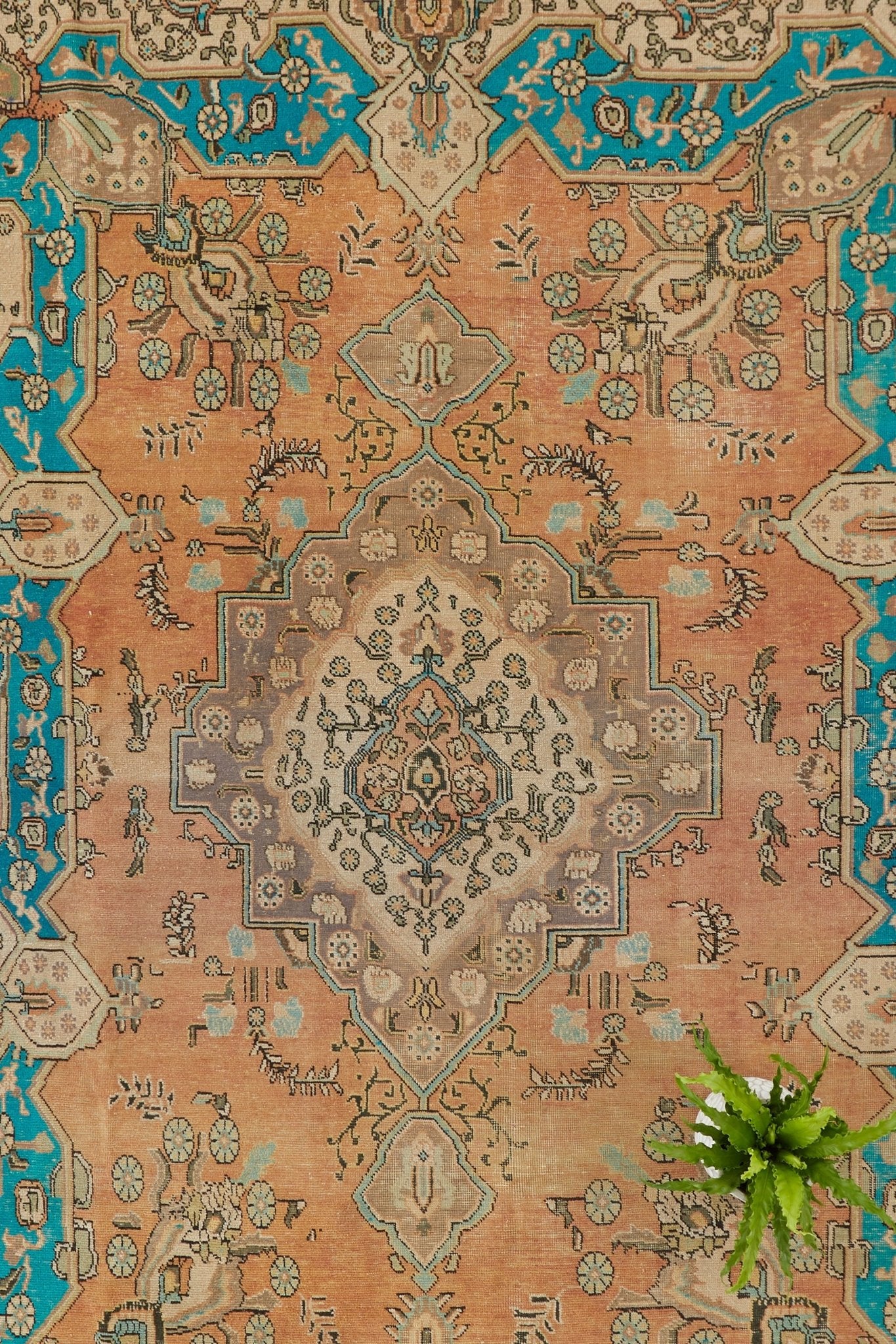 'Nettle' Distressed Vintage Turkish Area Rug - 9'4