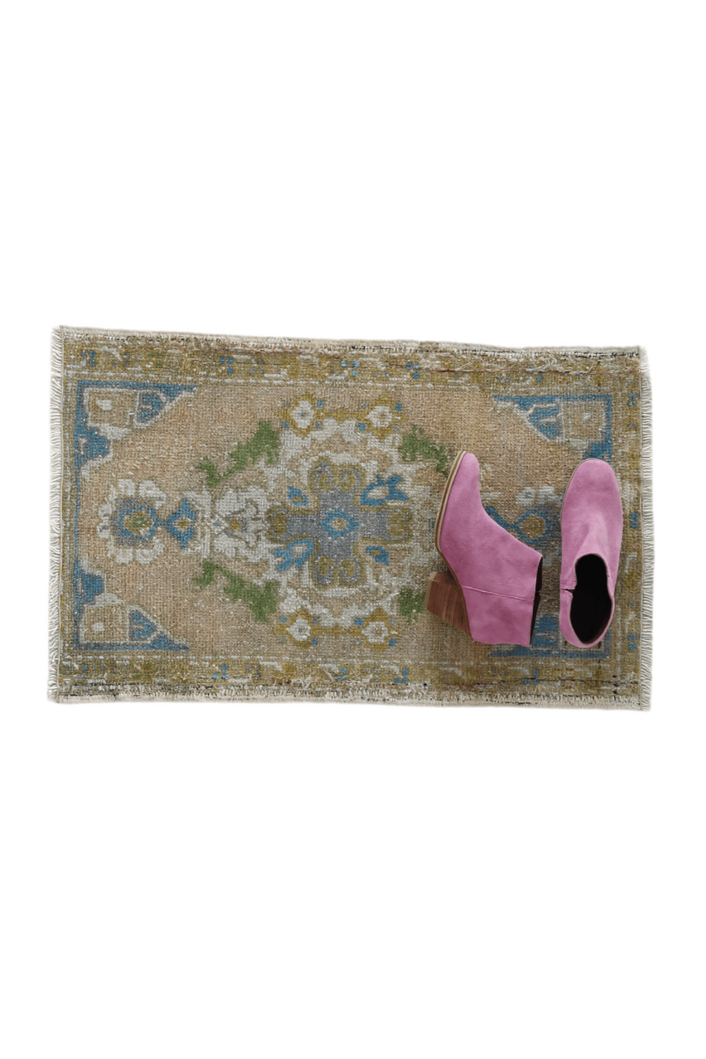 Vintage turkish small rug for bath or kitchen No. 1662 – Canary Lane