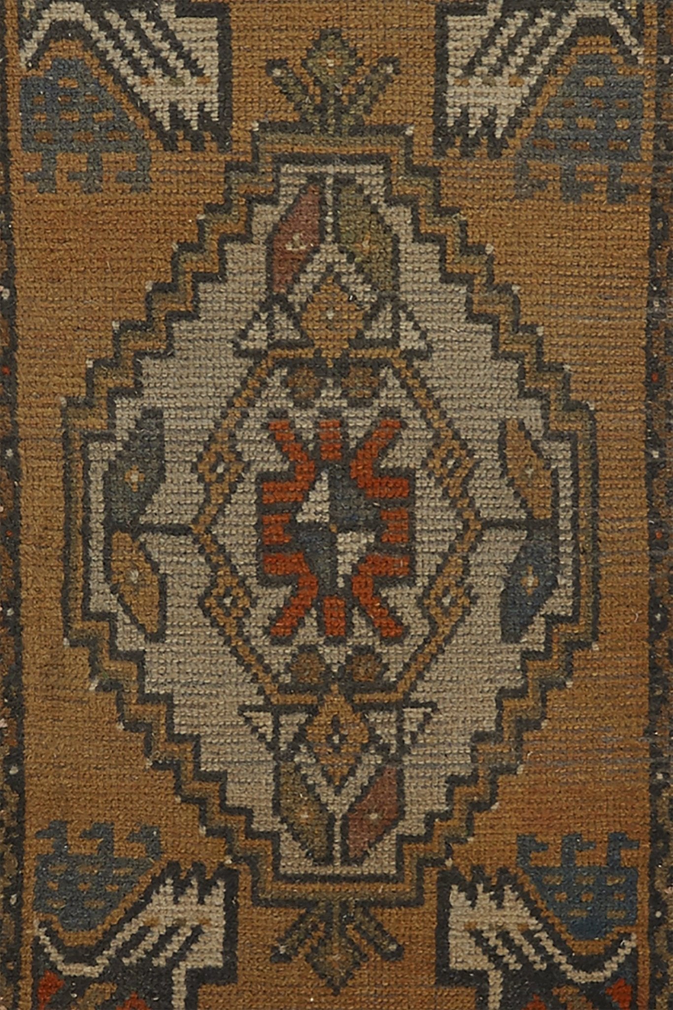 No. 775 Mini Rug - 1'7