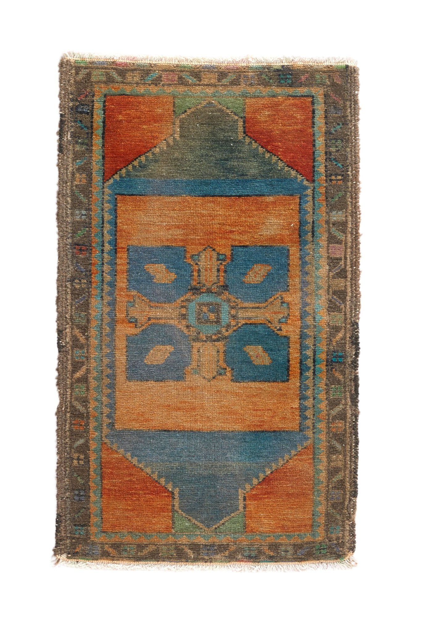 No. 902 Mini Rug - 1'6