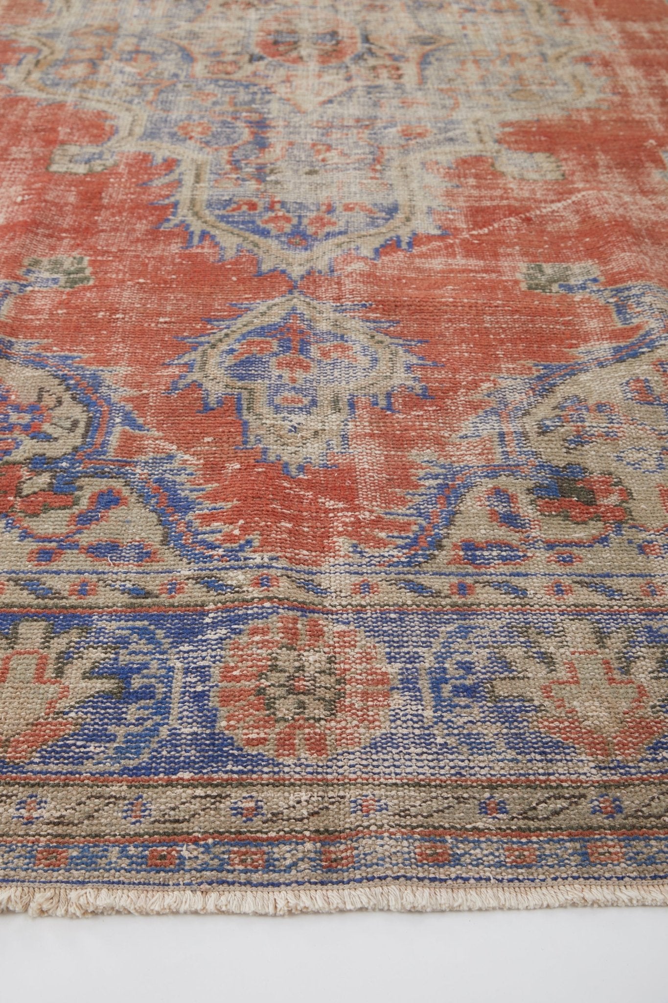 'Odin' Turkish Vintage Area Rug - 9'5'' x 12'10'' - Canary Lane