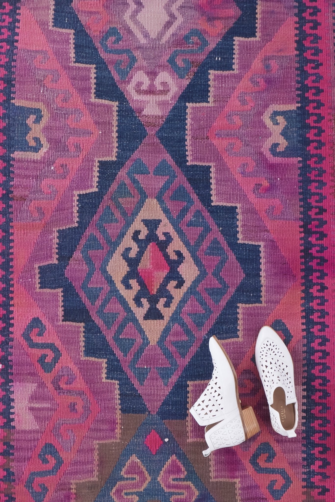'Olivia' Vintage Heirloom Turkish Kilim Runner - 3'2'' x 12'7'' - Canary Lane