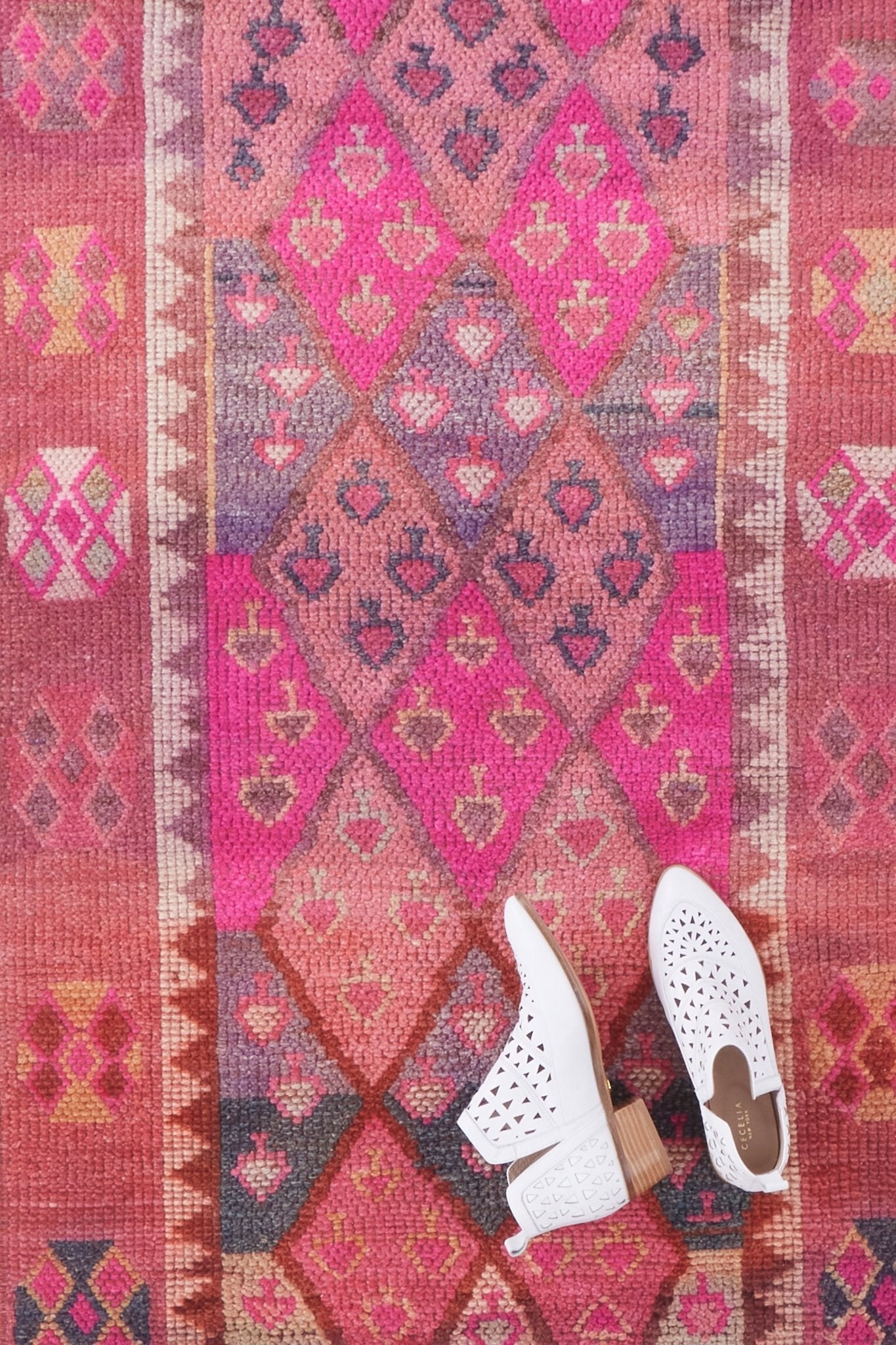 'Phoebe' Vintage Turkish Runner - 2'8'' x 9'3'' - Canary Lane