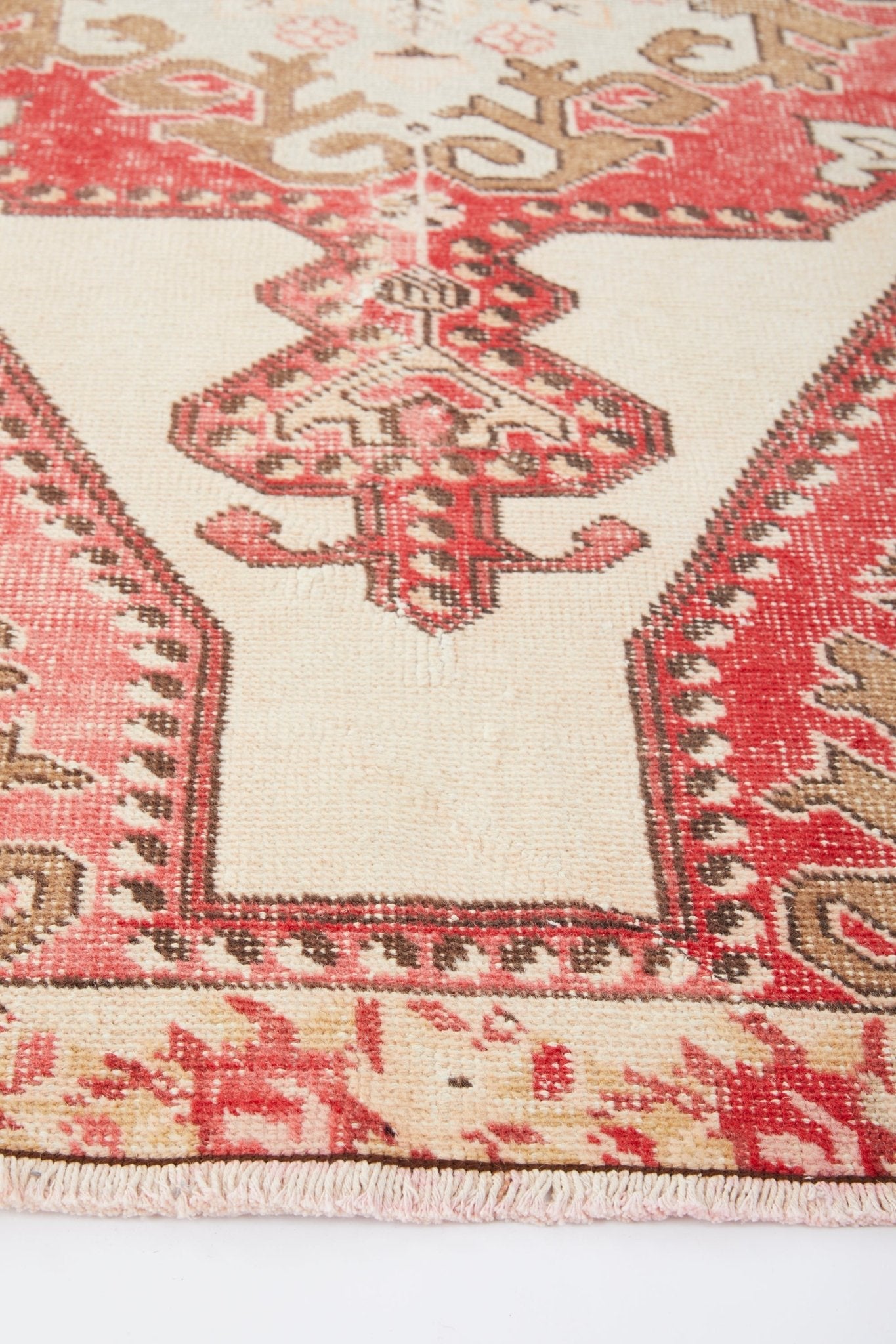'Sanja' Vintage Oushak Area Rug - 4'8'' x 7'2'' - Canary Lane