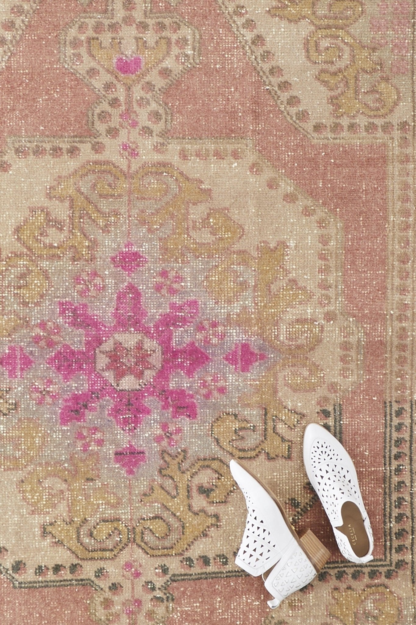 ‘Starlight’ Vintage Turkish Rug - 4'5