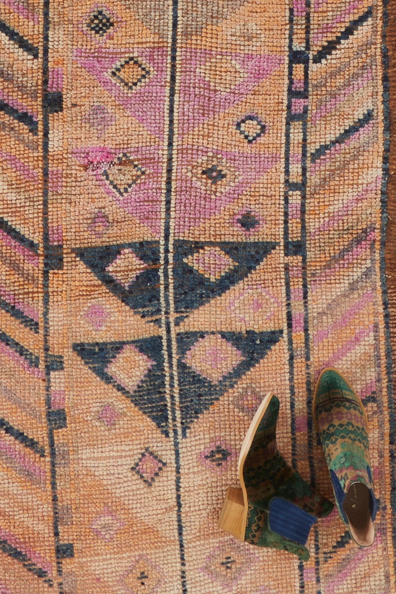 'Sunrise' Long Turkish Runner Rug - 2'8