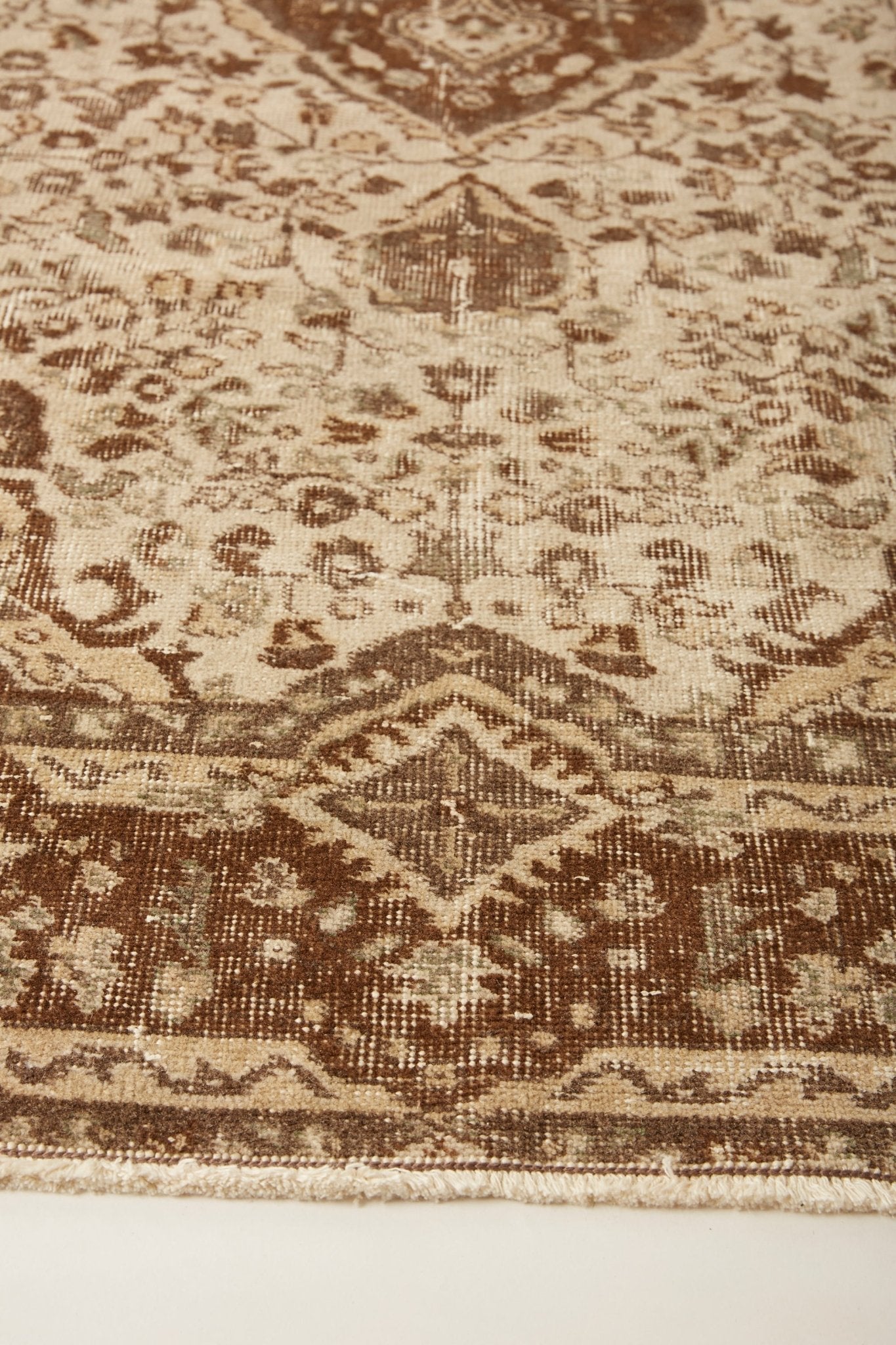 'Taurus' Vintage Turkish Area Rug - 5'6