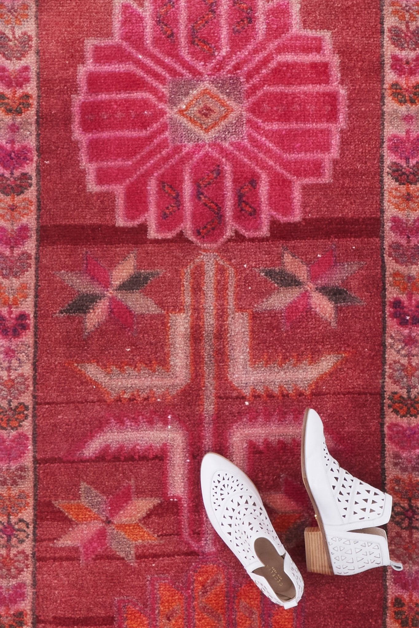 'Vera' Vintage Turkish Runner - 2'4.5'' x 12'2'' - Canary Lane