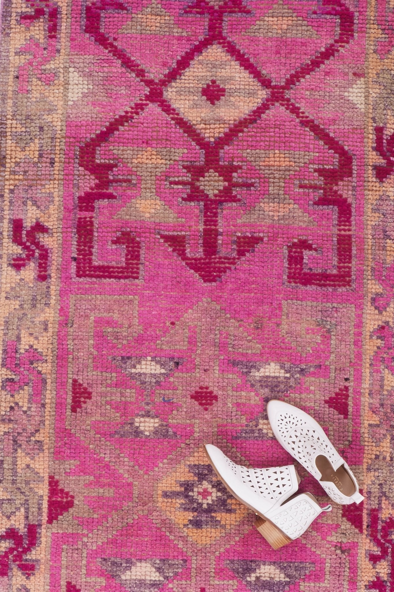 'Abelia' Vintage Turkish Runner - 3'1'' x 10'2.5'' - Canary Lane