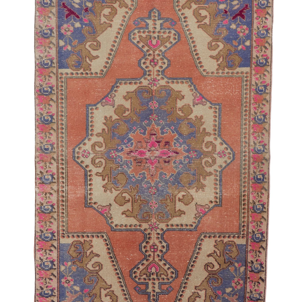 
                  
                    'Beatrice' Distressed Vintage Oushak Area Rug - 4'4'' x 7'5'' - Canary Lane
                  
                