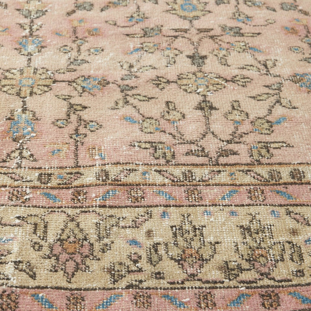 
                  
                    ‘Blossom’ vintage Turkish Rug - 6' x 9'2" - Canary Lane
                  
                