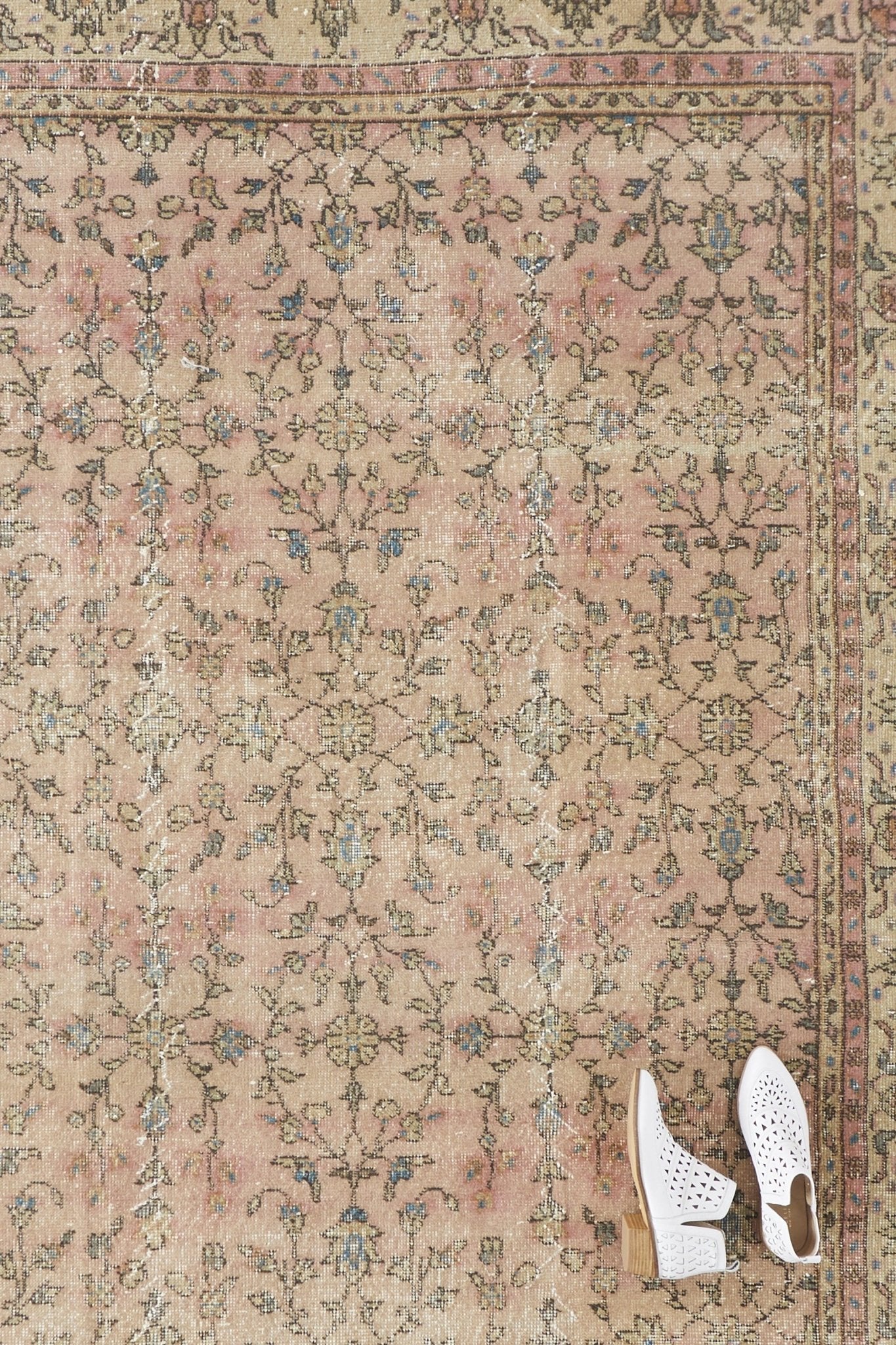 ‘Blossom’ vintage Turkish Rug - 6' x 9'2" - Canary Lane