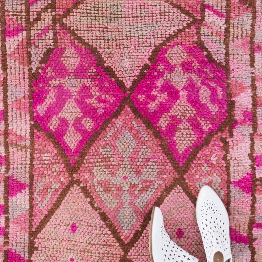 
                      
                        'Bubble Gum' Turkish Vintage Rug - 2'7'' x 11'8" - Canary Lane
                      
                    