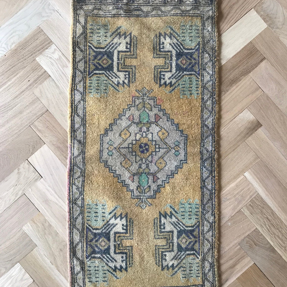 Flash Sale Rug #3 - Canary Lane