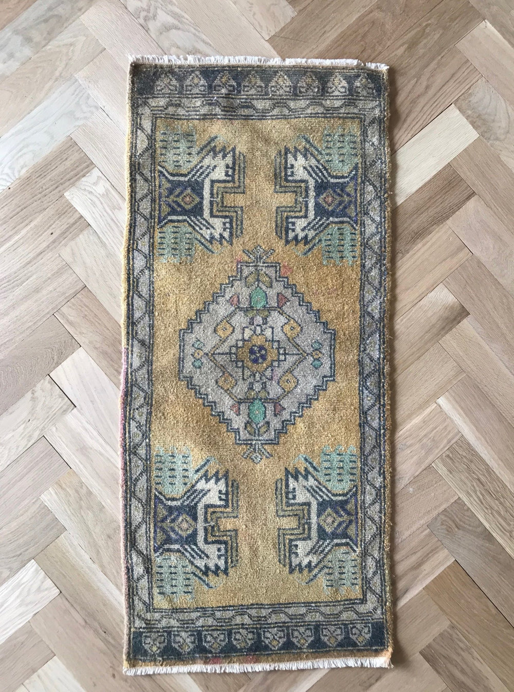 Flash Sale Rug #3 - Canary Lane