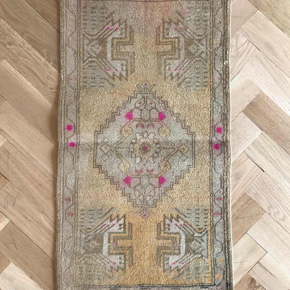 Flash Sale Rug #8 - Canary Lane