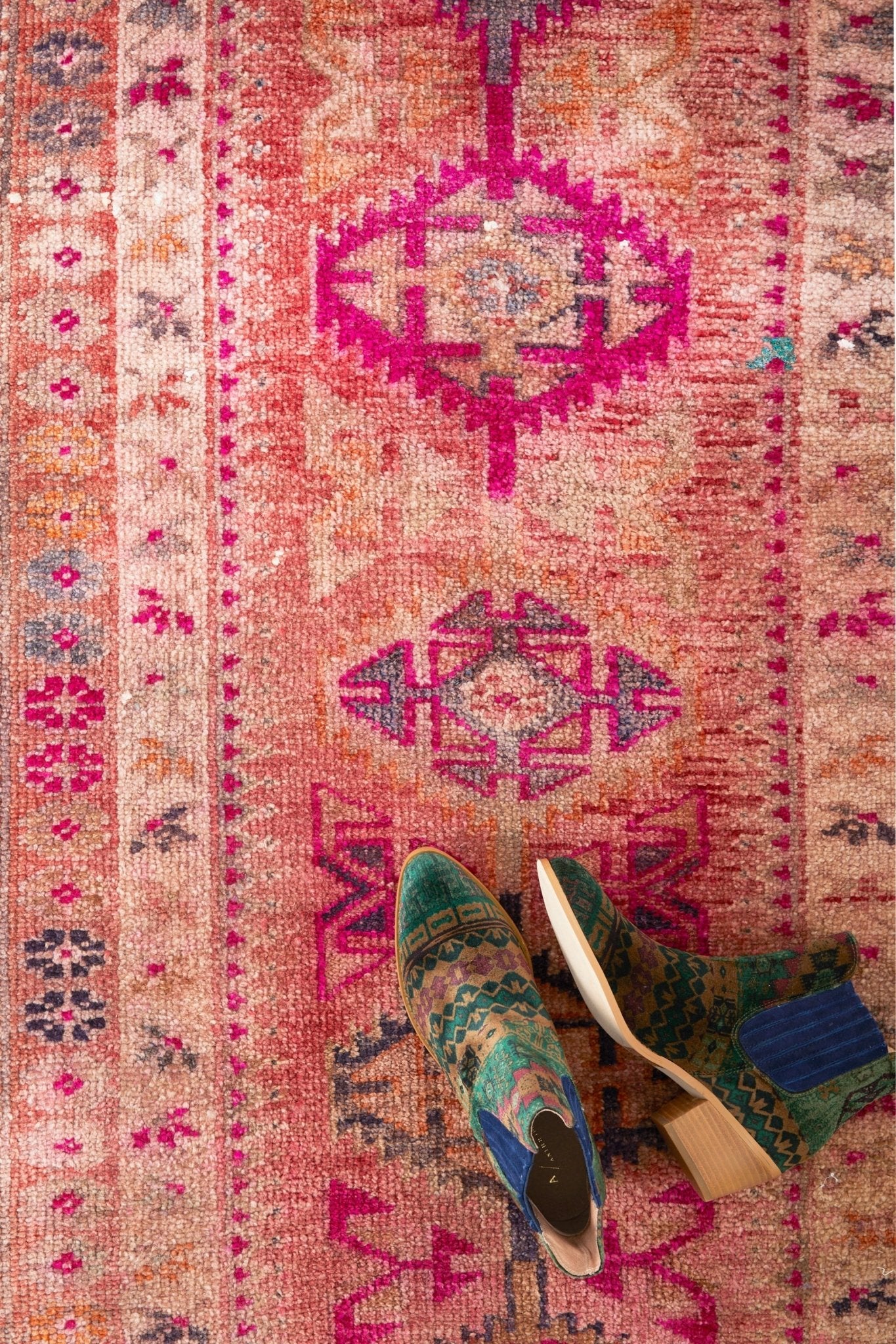 'Fleur' Turkish Ombré Runner Rug - 2'7'' x 14'7'' - Canary Lane