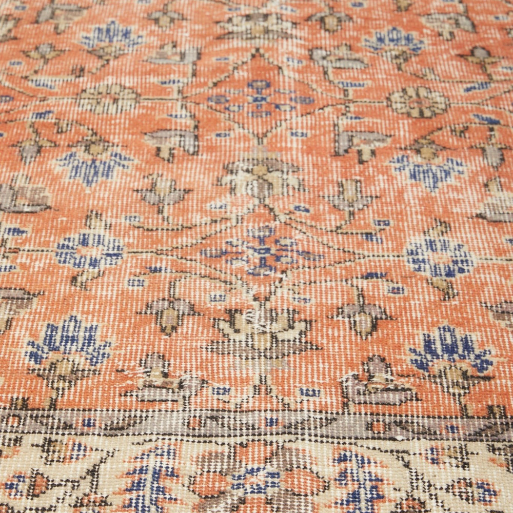 
                      
                        'Heather' Vintage Turkish Rug - 3'10.5'' x 7'3.5'' - Canary Lane
                      
                    