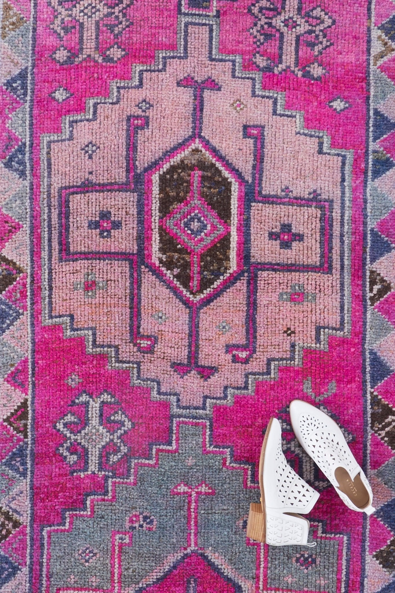 'Juniper' Vintage Turkish Runner - 2'11'' x 11'10'' - Canary Lane