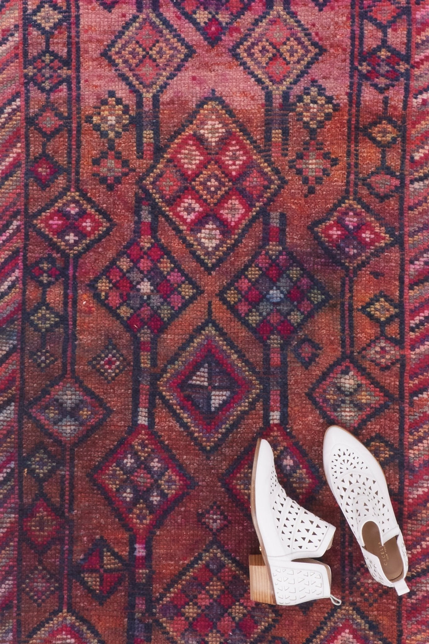 'Lilac' Vintage Turkish Runner - 2'5.5'' x 10'11'' - Canary Lane