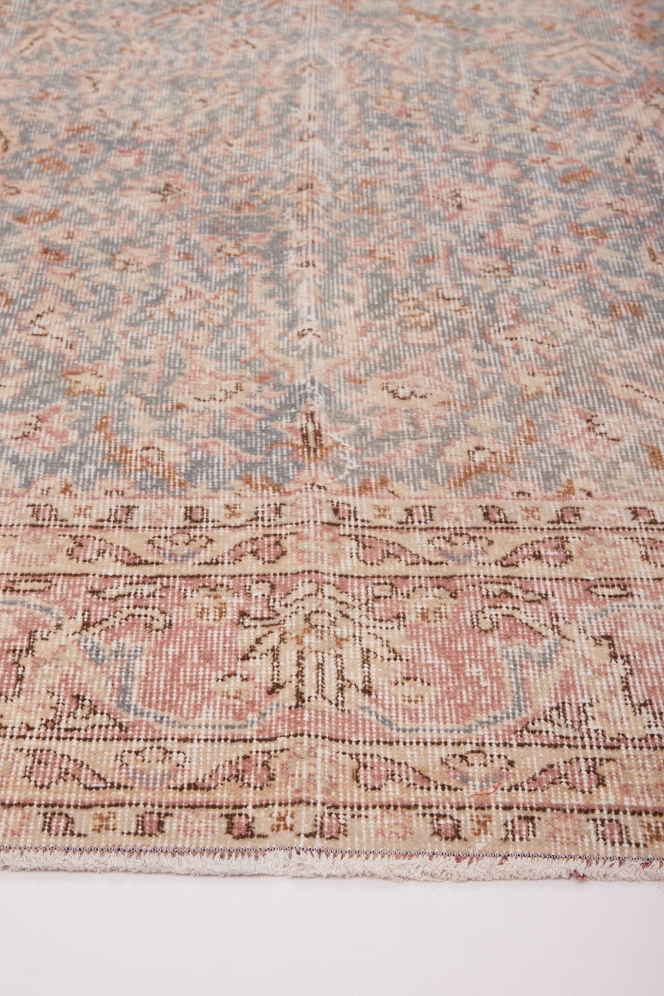 'Linden' Persian Vintage Rug - 6'9.5'' x 10'1'' - Canary Lane