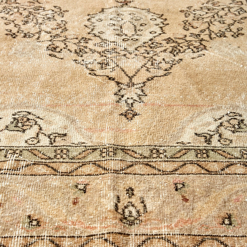 
                      
                        'Lotus' Vintage Persian Rug - 7'6" x 11'3" - Canary Lane
                      
                    