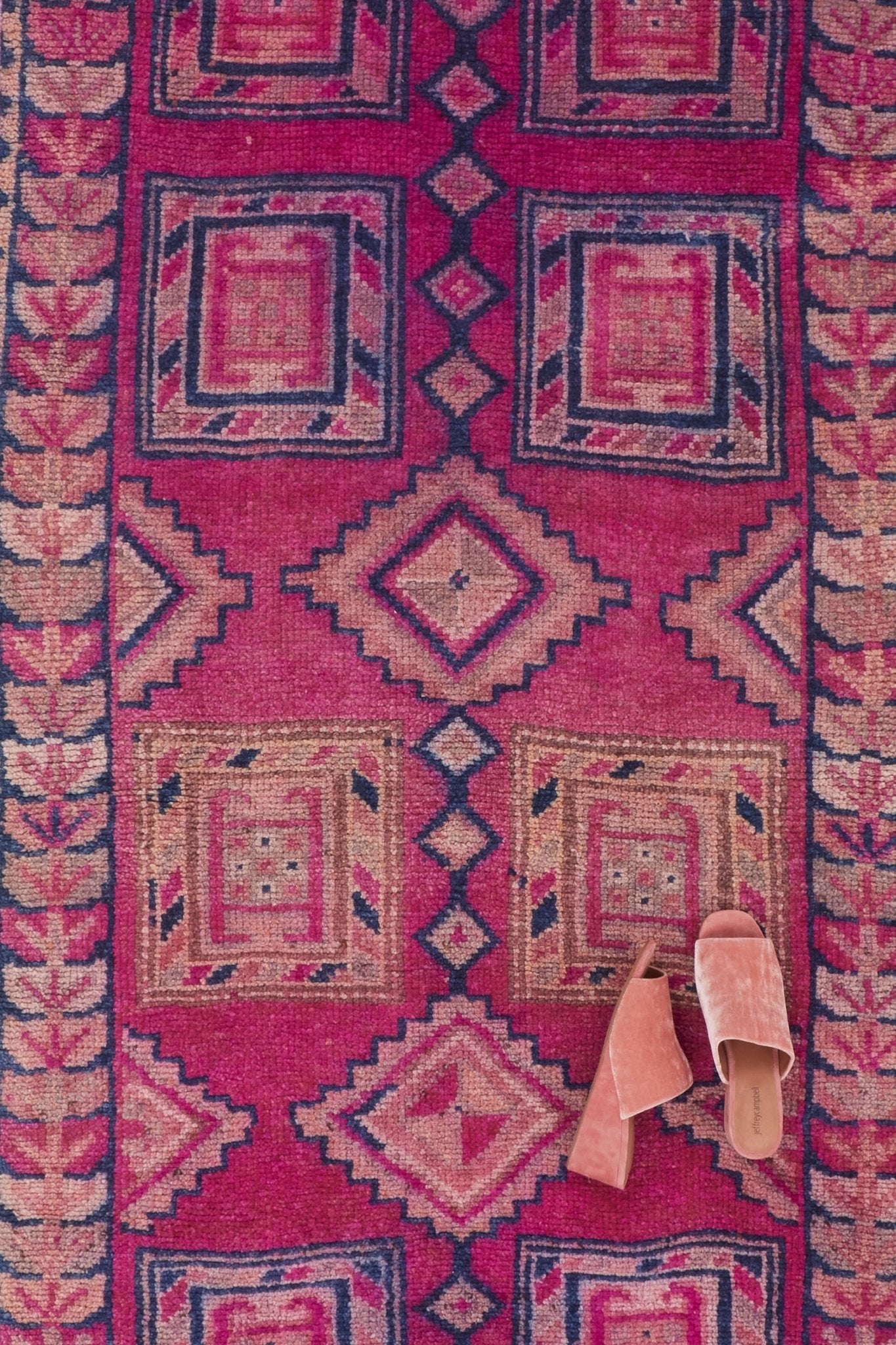 'Nina' Vintage Turkish Runner - 3'4'' x 8'5'' - Canary Lane