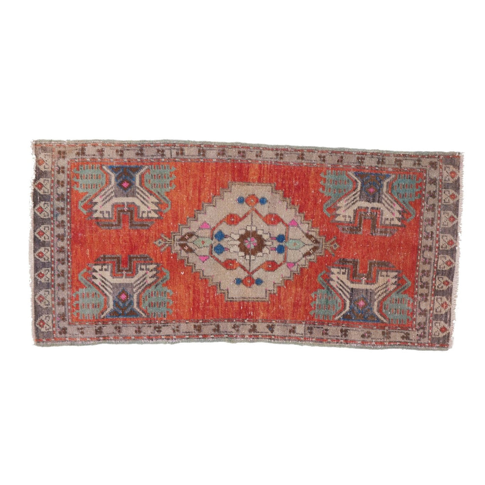 No. 1282 Mini Rug - 1'9.5'' x 3'9'' - Canary Lane