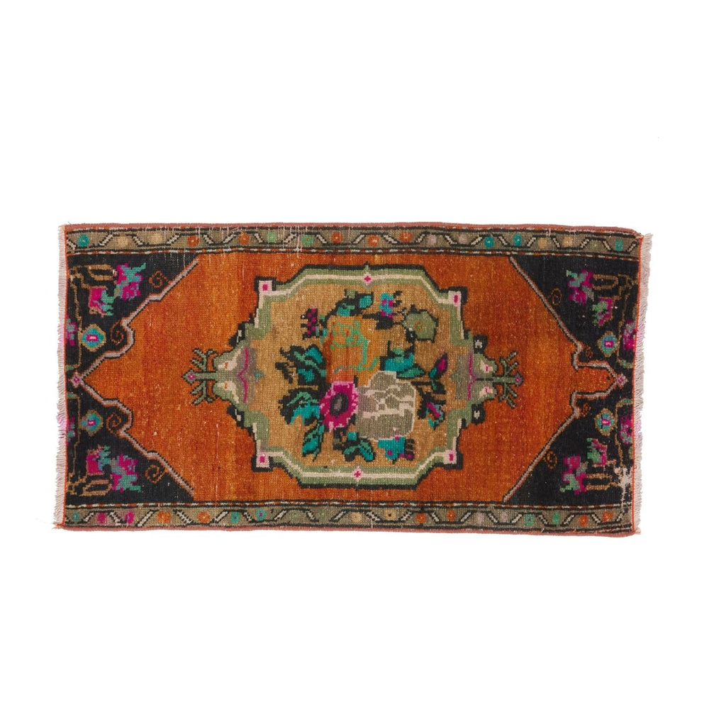 No. 1542 Mini Turkish Vintage Rug - 1'8.5'' x 3'3'' - Canary Lane