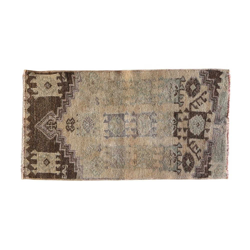 
                      
                        No. 1608 Mini Turkish Vintage Rug - 1'5.5" x 2'9" - Canary Lane
                      
                    