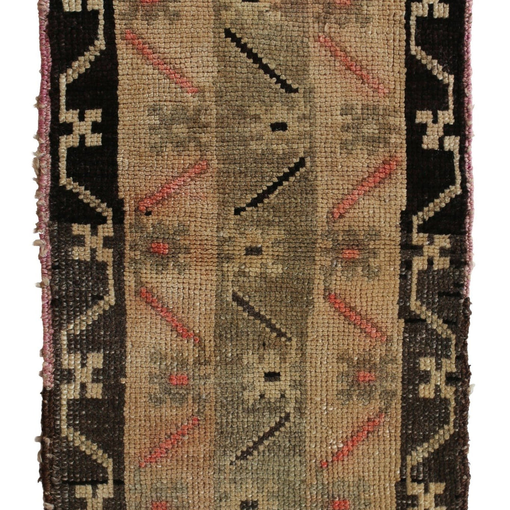 No. 335 Mini Rug - 1'6" x 2'5" - Canary Lane