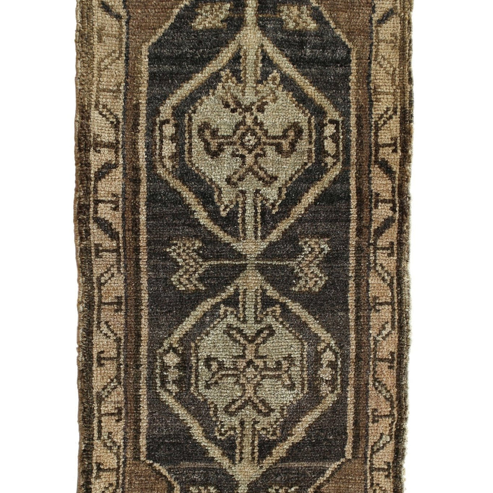 No. 352 Mini Rug - 1'5" x 2'11" - Canary Lane